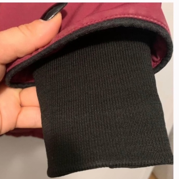 Canada Goose Parka. Small - Picture 2 of 6